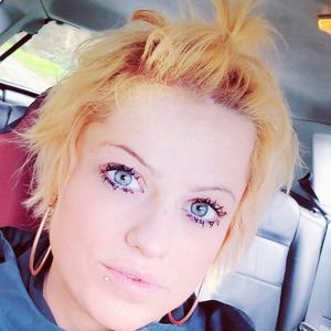 Meet your Posher, Emilie